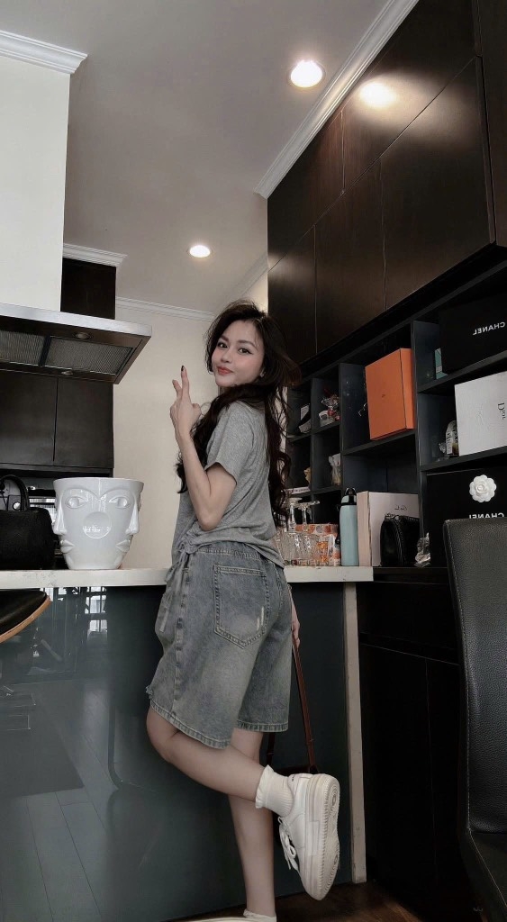 SET ÁO PHÔNG IN CHỮ QUẦN SHORT BÒ NỮ SẴN