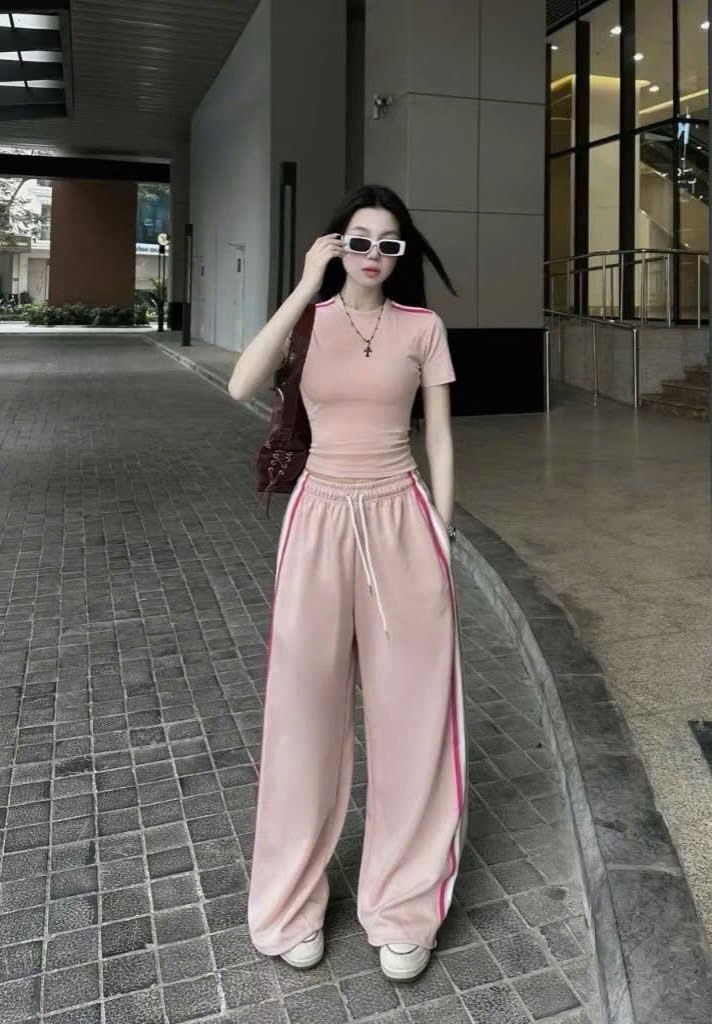 SÉT THỂ THAO ÁO ZÍP QUẦN SUÔNG CHẠY SỌC UMI DẺO NỮ SẴN (SALE 109k)