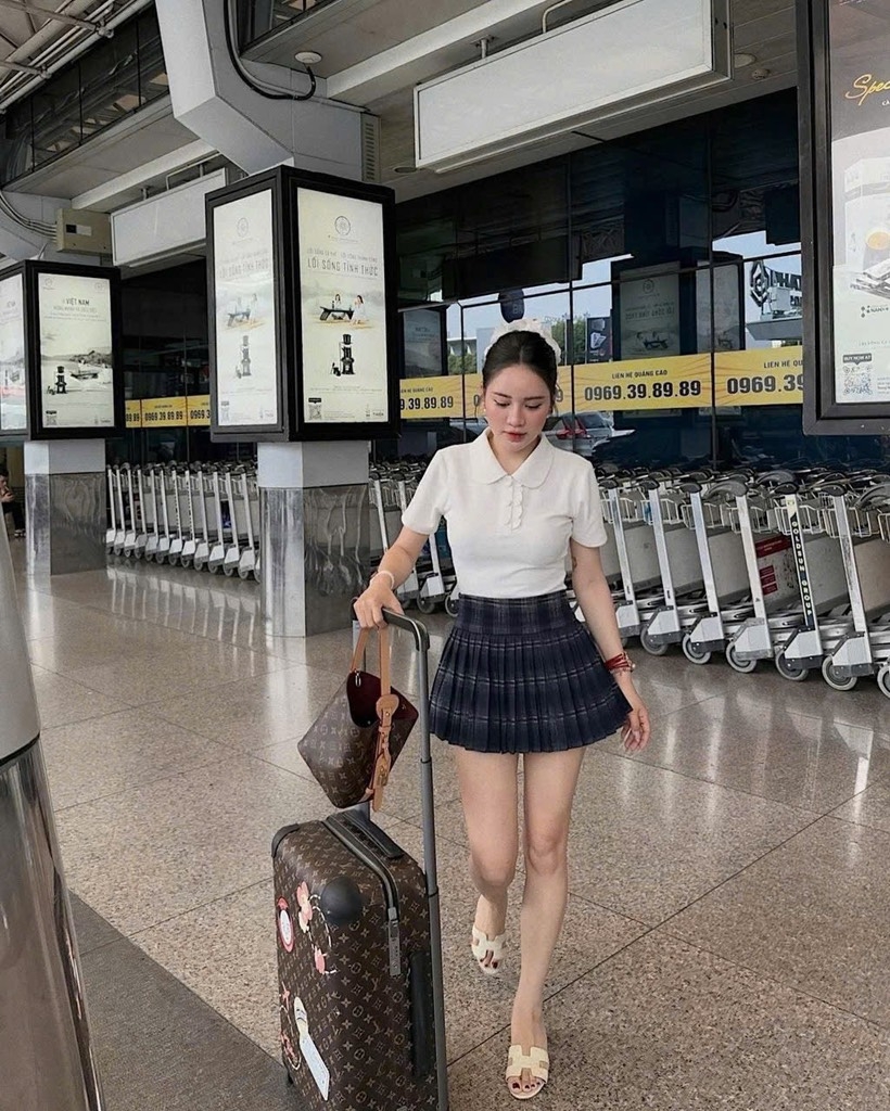 SET ÁO CỔ SEN MIX CHÂN VÁY KẺ NỮ