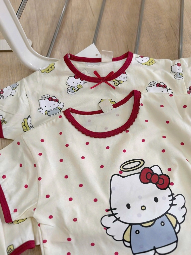 SET 2 BỘ KITTY PHỐI VIỀN ĐỎ CHO BÉ GÁI