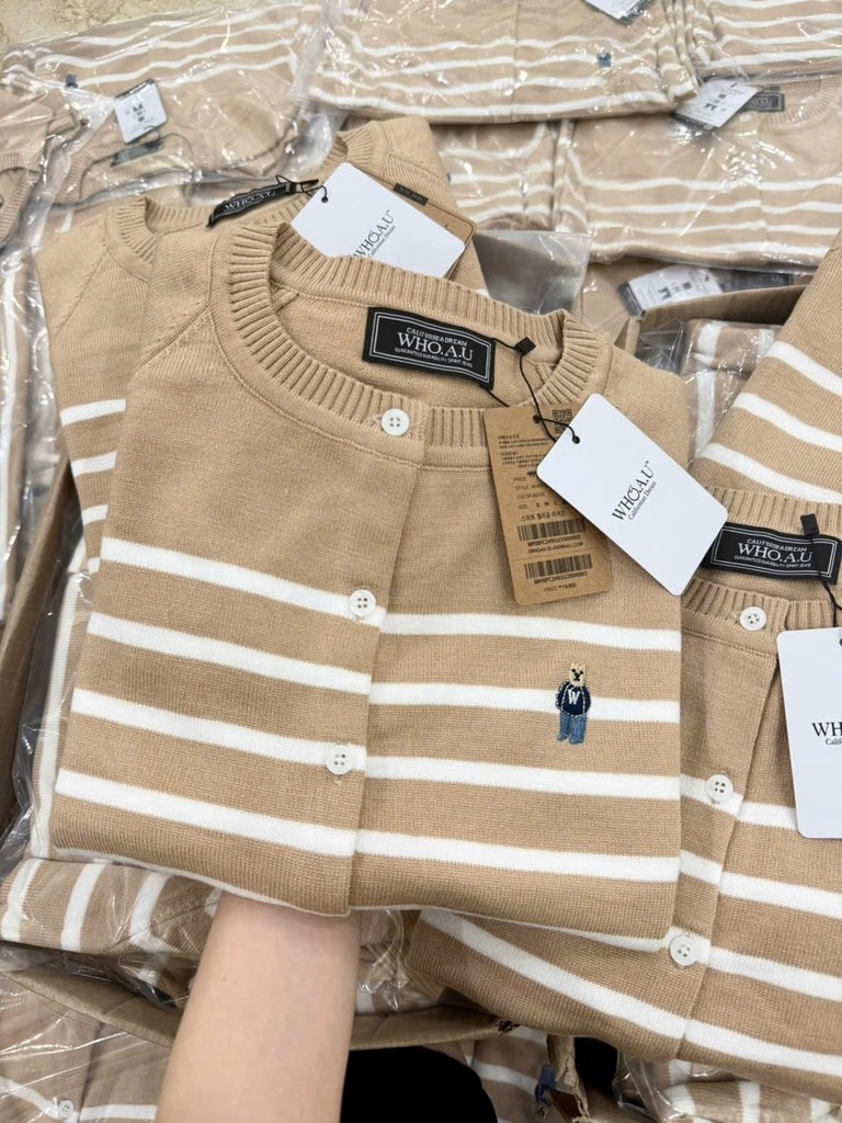ÁO CDG LEN KẺ BE GẤU WHO NỮ THU ĐÔNG SẴN