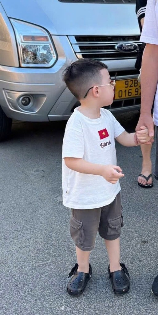 ÁO PHÔNG LOGO CỜ VN CHO BÉ TRAI GÁI