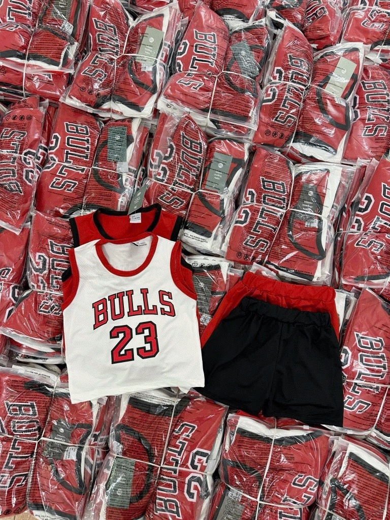 SET 2BỘ BÓNG RỔ BULL 23 CHO BÉ TRAI SẴN (XẢ 69k)