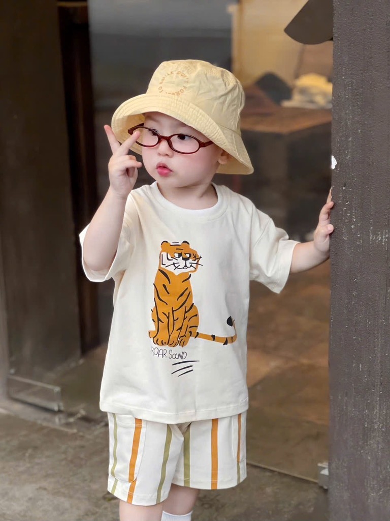 SET CỘC ÁO IN HỔ QUẦN SỌC KẺ BÉ TRAI(SALE 65k)