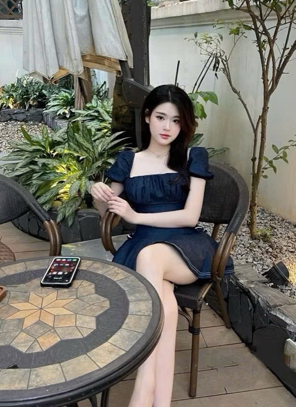 VÁY JEAN DENIM DÁNG XOÈ ĐÍNH 2 NƠ