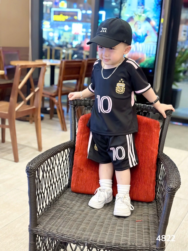 SET 2 BỘ BÓNG ĐÁ CHO BÉ TRAI SẴN (xả 70k)
