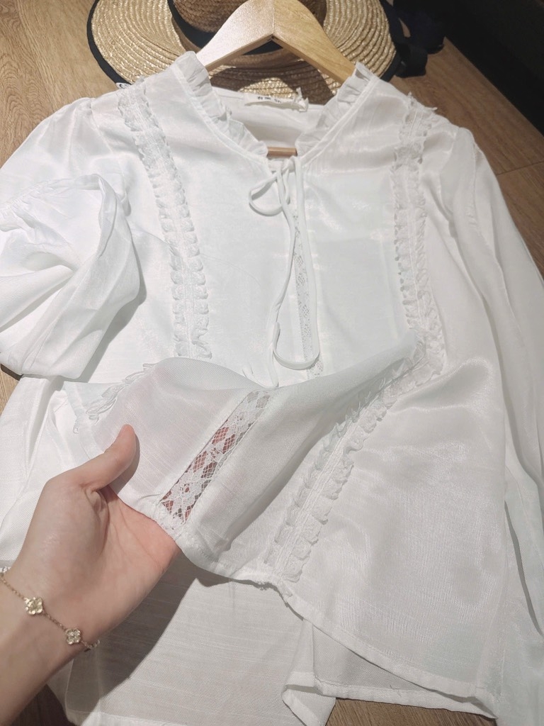 ÁO SƠ MI TRẮNG DÀI TAY PHỐI REN NỮ SẴN