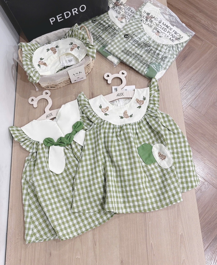 VÁY CARO XANH THÊU THỎ BÉ GÁI SẴN (XẢ 55k)