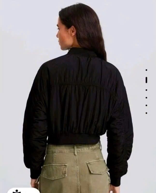 ÁO KHOÁC PHAO BOMBER BERSHKA DƯ XỊN NỮ THU ĐÔNG