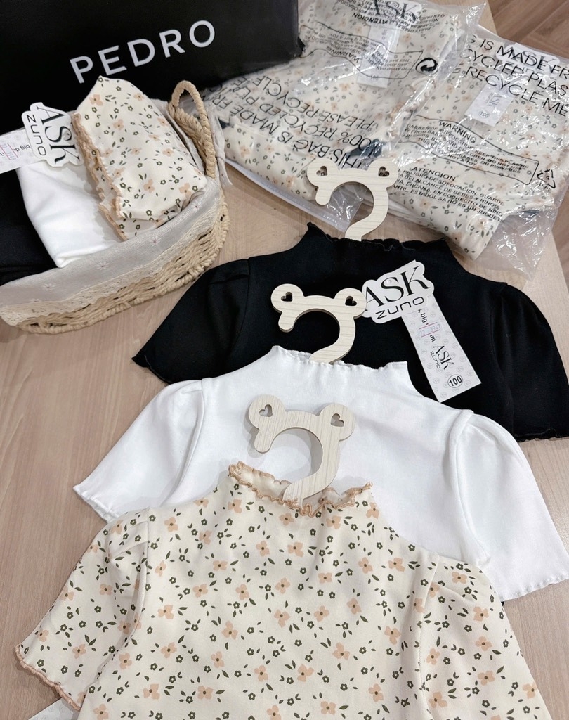SET 3 ÁO ZIP CỔ BÈO ĐEN TRẮNG HOA BÉ GÁI (SALE 79k)