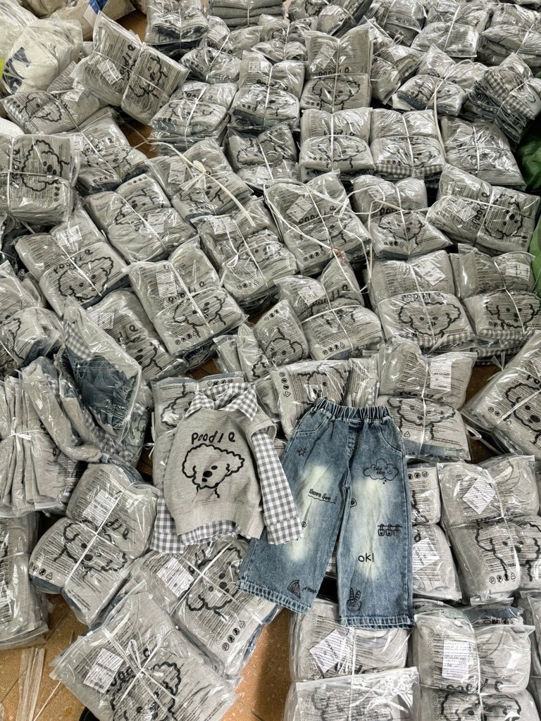 SET DÀI ÁO KẺ MIX GHILE XÁM QUẦN BÒ BÉ TRAI
