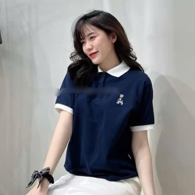 ÁO POLO NỮ CỔ BẺ THÊU GẤU SẴN