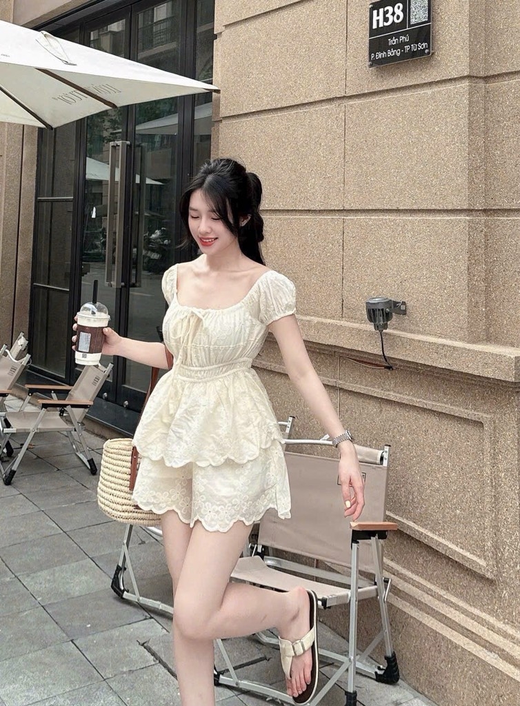SET BỘ REN CỔ VUÔNG KÈM QUẦN ĐÙI PHỐI REN NỮ SẴN
