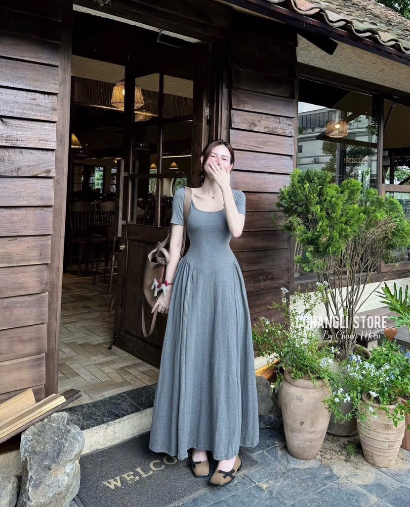 VÁY XOÈ DÁNG DÀI HIỆU ỨNG NHÚN 2 BÊN HÔNG NỮ