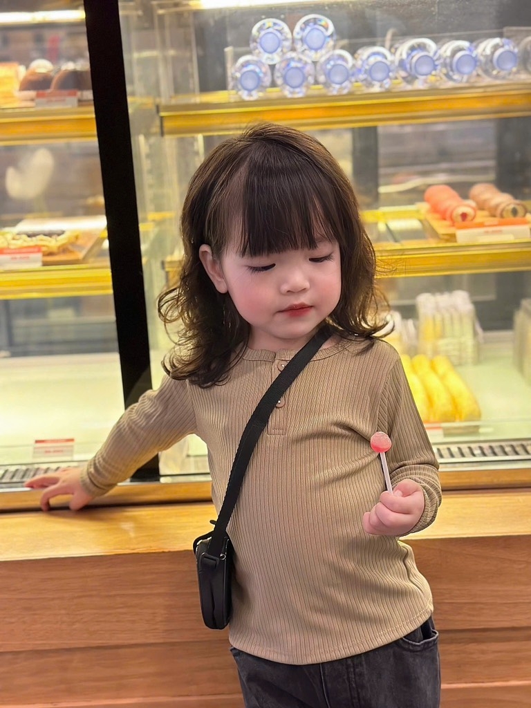 SET 2 ÁO TĂM CỔ CÚC DÀI TAY BÉ GÁI XẢ