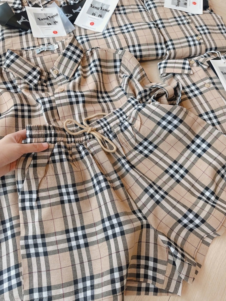 SET KẺ NÂU TAY KHUY MIX SHORT NỮ SẴN