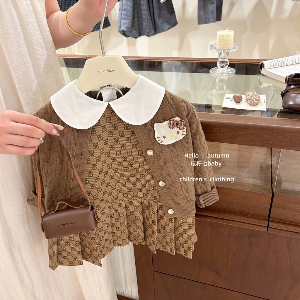 SET CARDIGAN DÀI TAY KÈM VÁY NÂU TÂY BÉ GÁI
