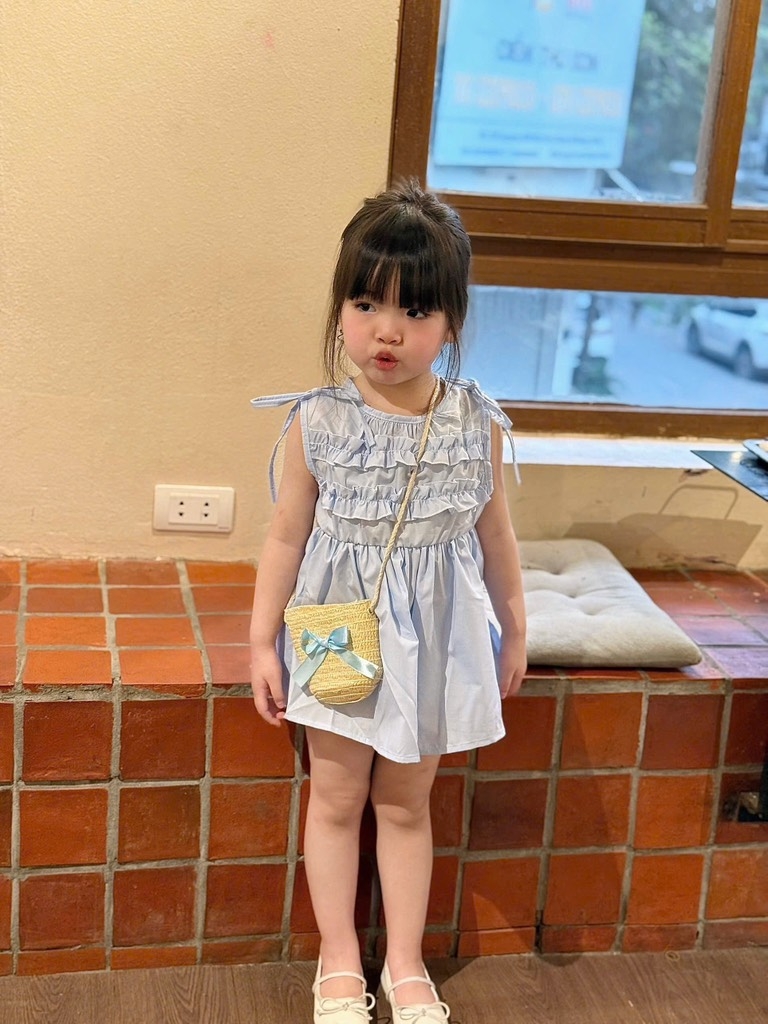 VÁY THÔ BÈO KÈM TÚI CÓI BÉ GÁI SẴN