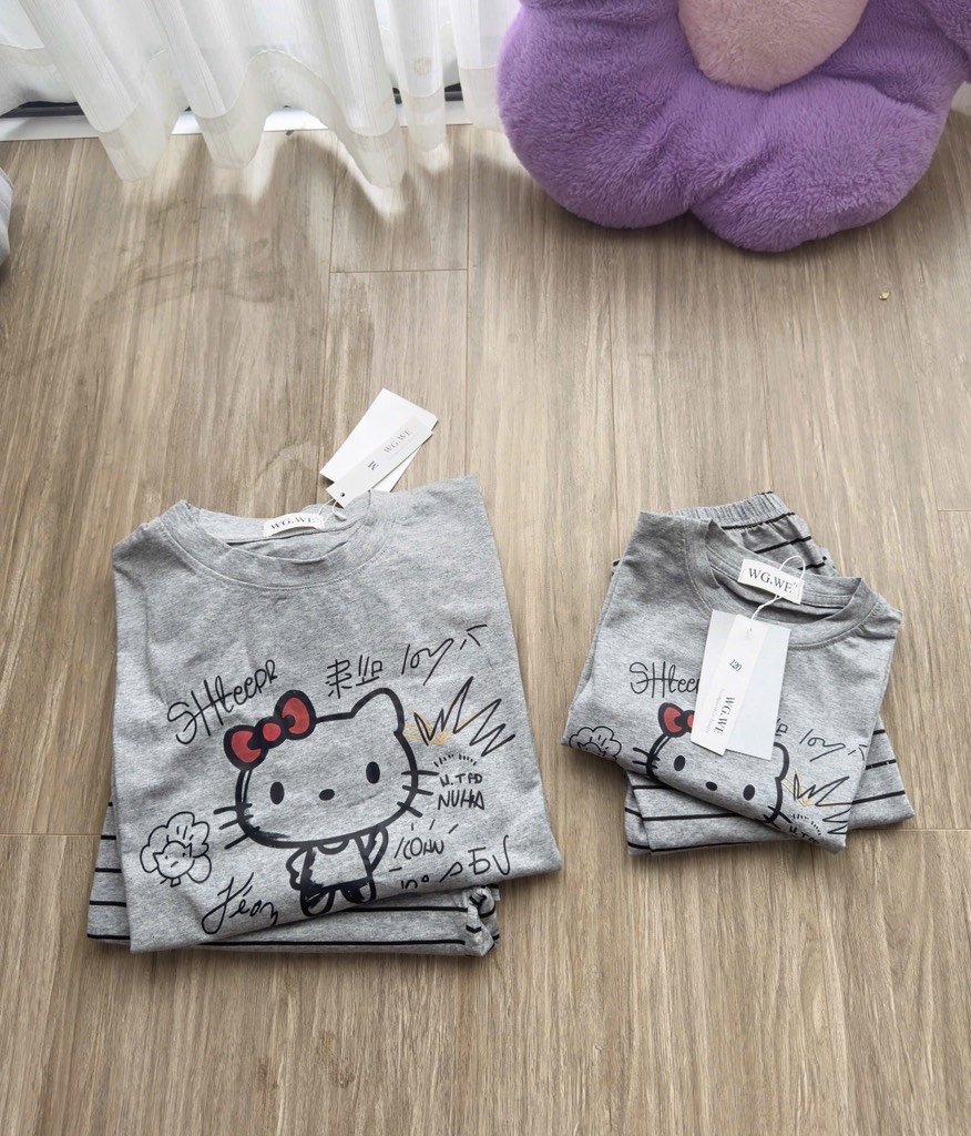 SET BỘ DÀI HELO KITY MÀU XÁM MẸ VÀ BÉ THU ĐÔNG