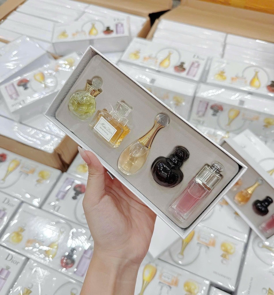 TRANG SỨC NƯỚC HOA - SET NƯỚC HOA DIOR 5 CHAI SẴN