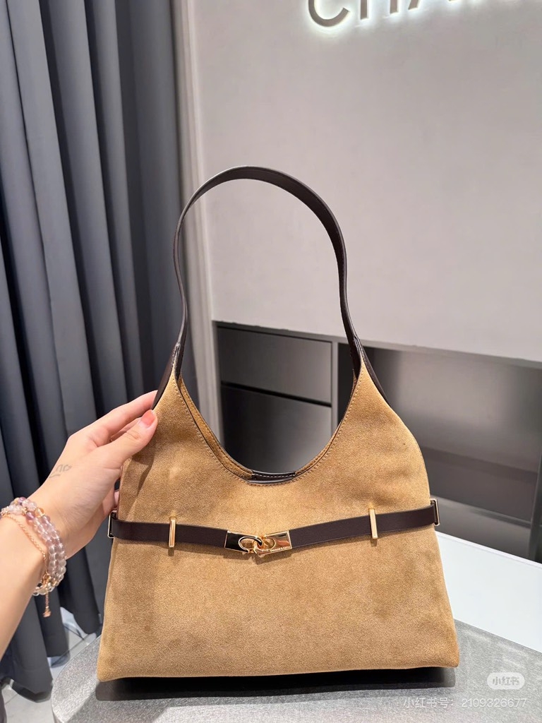 TÚI XUẤT DƯ CLK NỮ