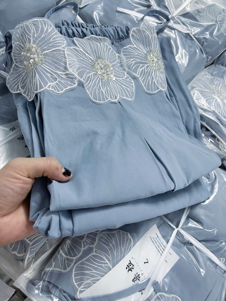 SET ÁO 2 DÂY ĐÍNH HOA KÈM QUẦN SUÔNG XANH NỮ