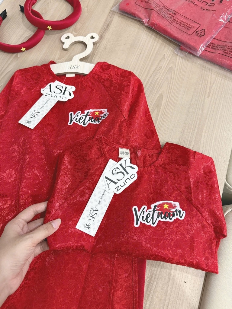 ÁO DÀI ĐỎ BÉ GÁI VIỆT NAM