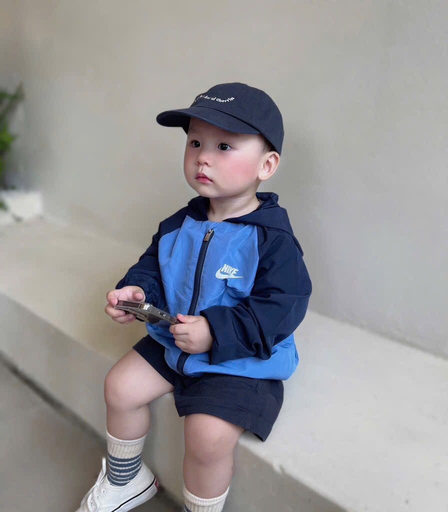 ÁO KHOÁC GIÓ NIKE 4 MÀU DÀI TAY BÉ TRAI