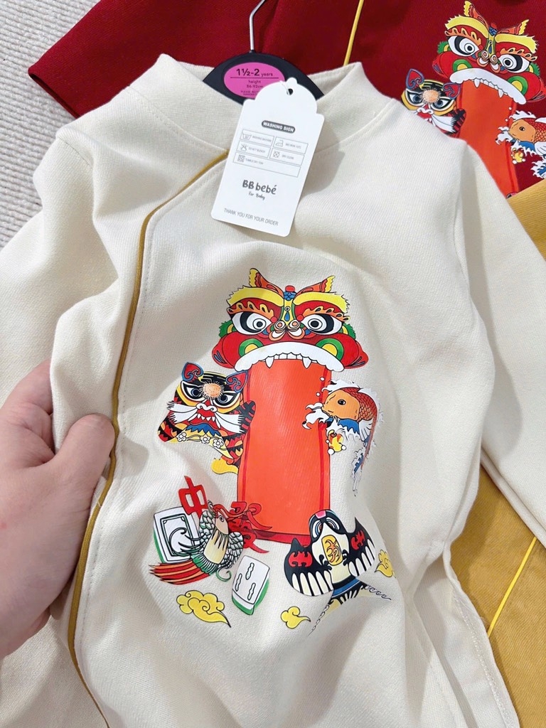 ÁO DÀI HOẠ TIẾT KỲ LÂN BÉ TRAI SẴN- ( SALE 50K)