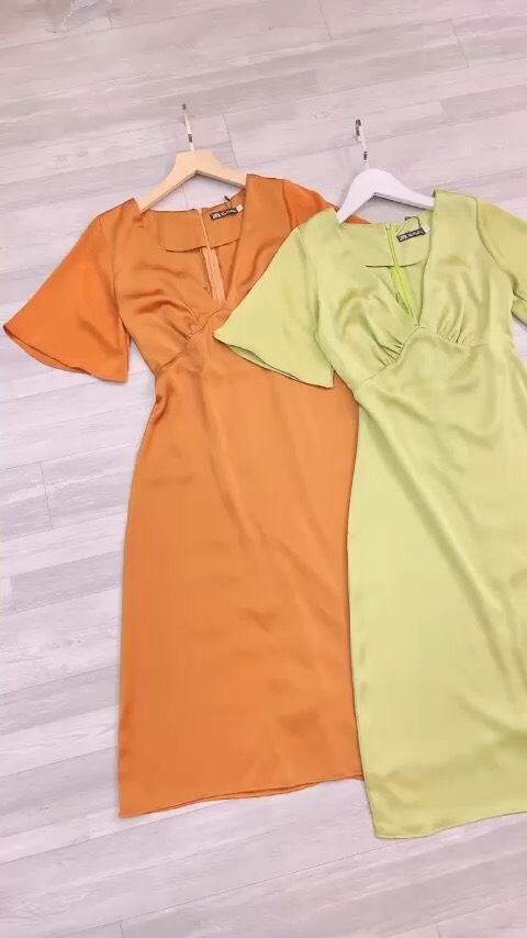 VÁY CỔ V DÚM NGỰC 2 MẦU
