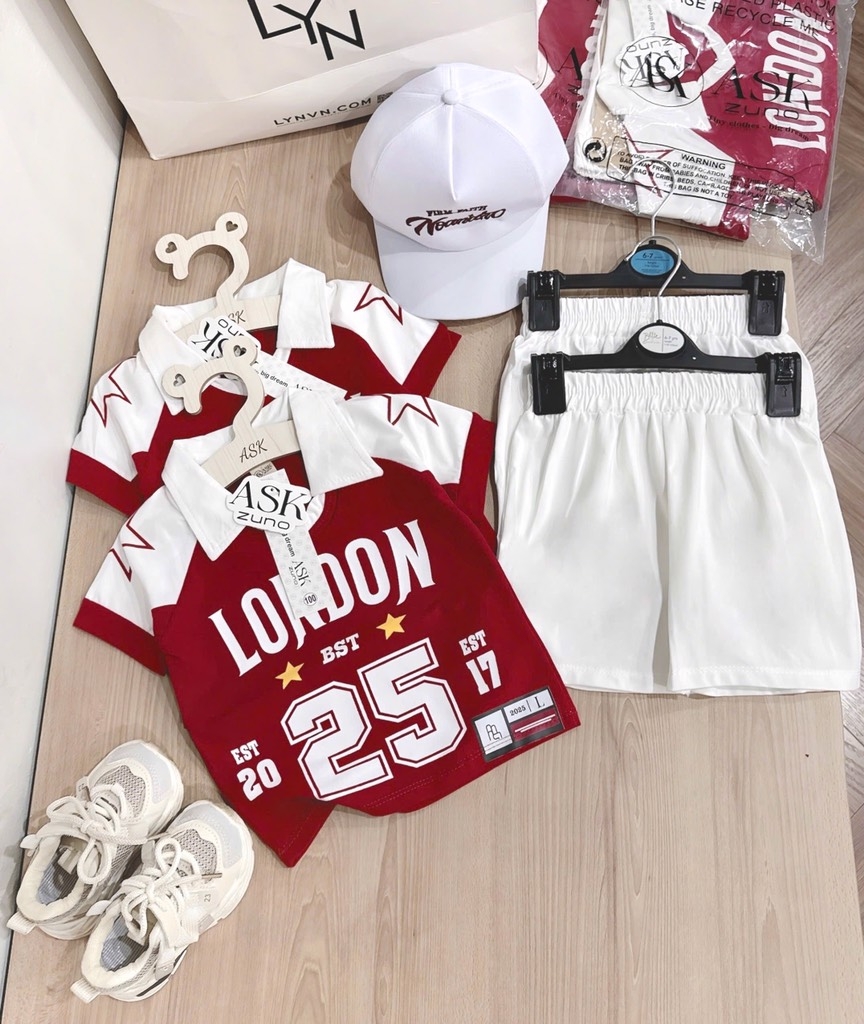SET POLO ĐỎ LONDON 25 KÈM MŨ BÉ TRAI SẴN