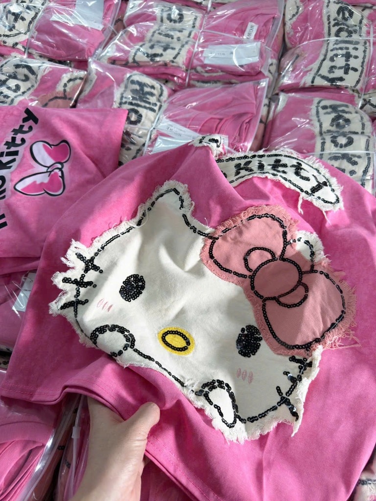 ÁO PHÔNG HỒNG HELLO KITTY RÁCH NỮ SẴN
