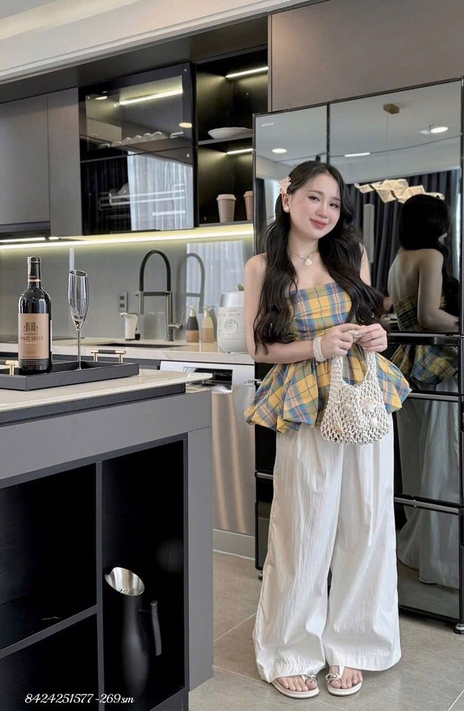 ÁO QUÂY KẺ NỮ