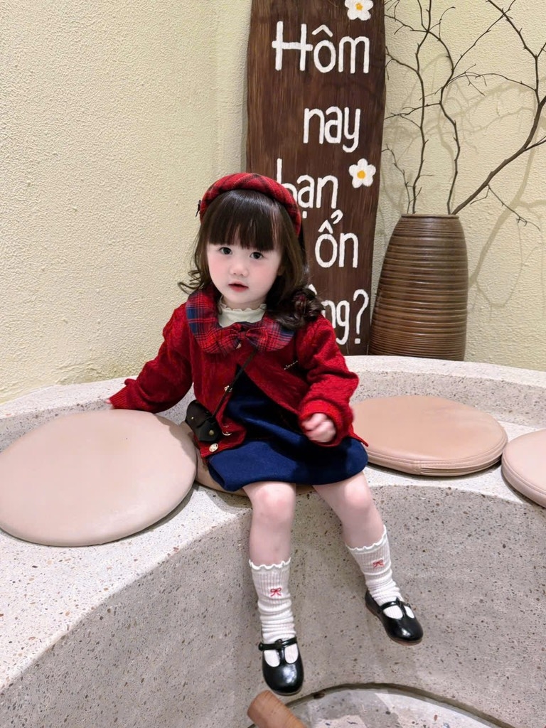 SET DÀI VÁY DẠ KÈM ÁO LEN CARDIGAN ĐỎ BÉ GÁI SẴN