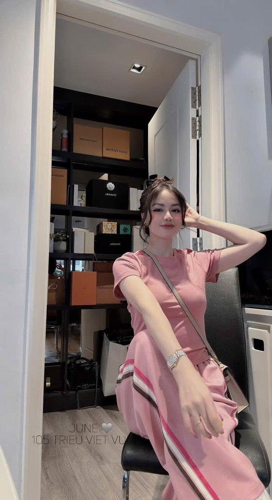 SET BỘ HỒNG ÁO BABY TEE QUẦN SUÔNG KẺ SỌC NỮ