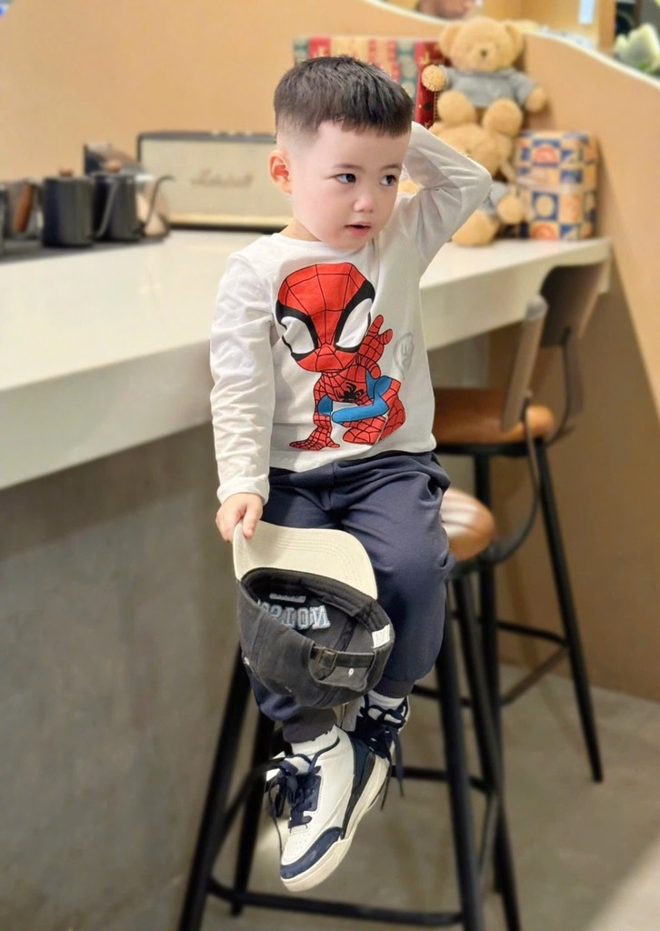 BỘ NGƯỜI NHỆN DÀI TAY ÁO TRẮNG QUẦN NỈ XANH THAN CHO BÉ TRAI (MÃ CŨ KO BÁN)