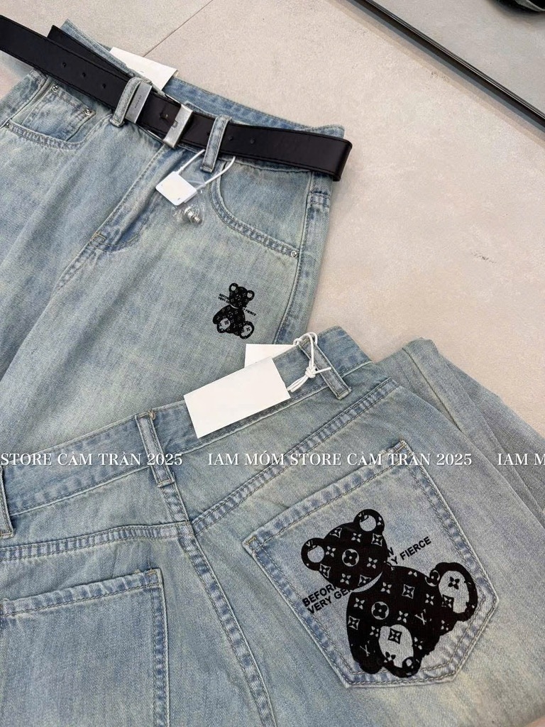 QUẦN JEAN NỮ SUÔNG IN GẤU L.V SẴN (SALE 90k)