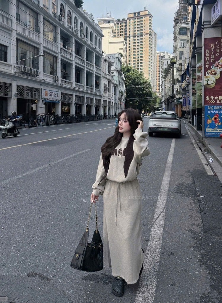 SET TĂM LÔNG THỎ CHÂN VÁY MÀU BE NỮ THU ĐÔNG