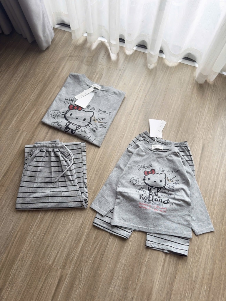 SET BỘ DÀI HELO KITY MÀU XÁM MẸ VÀ BÉ THU ĐÔNG
