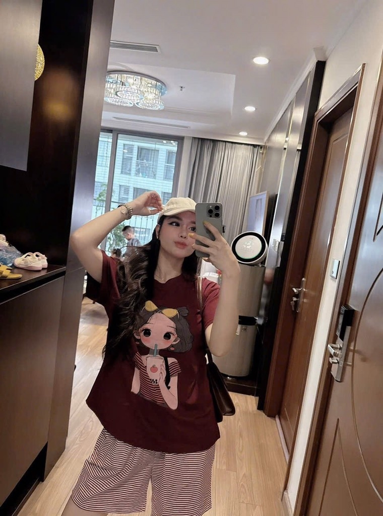 SET ÁO PHÔNG ĐỎ CÔ GÁI QUẦN ĐÙI KẺ NỮ SẴN