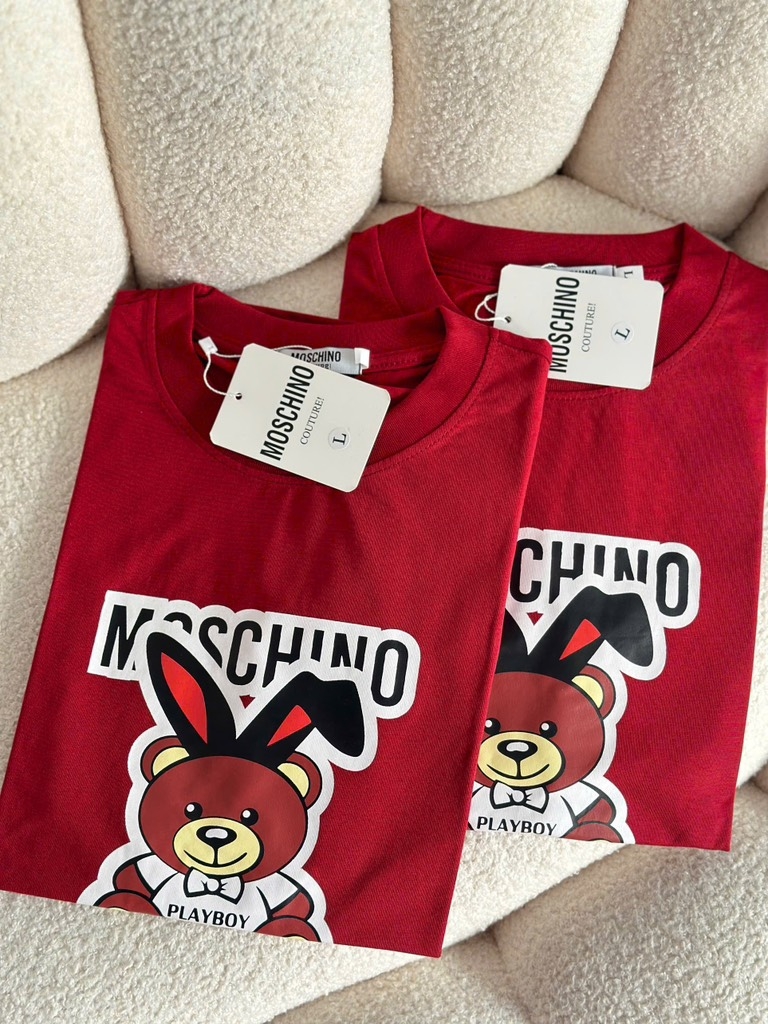 ÁO PHÔNG ĐỎ GẤU MOSCHI NỮ