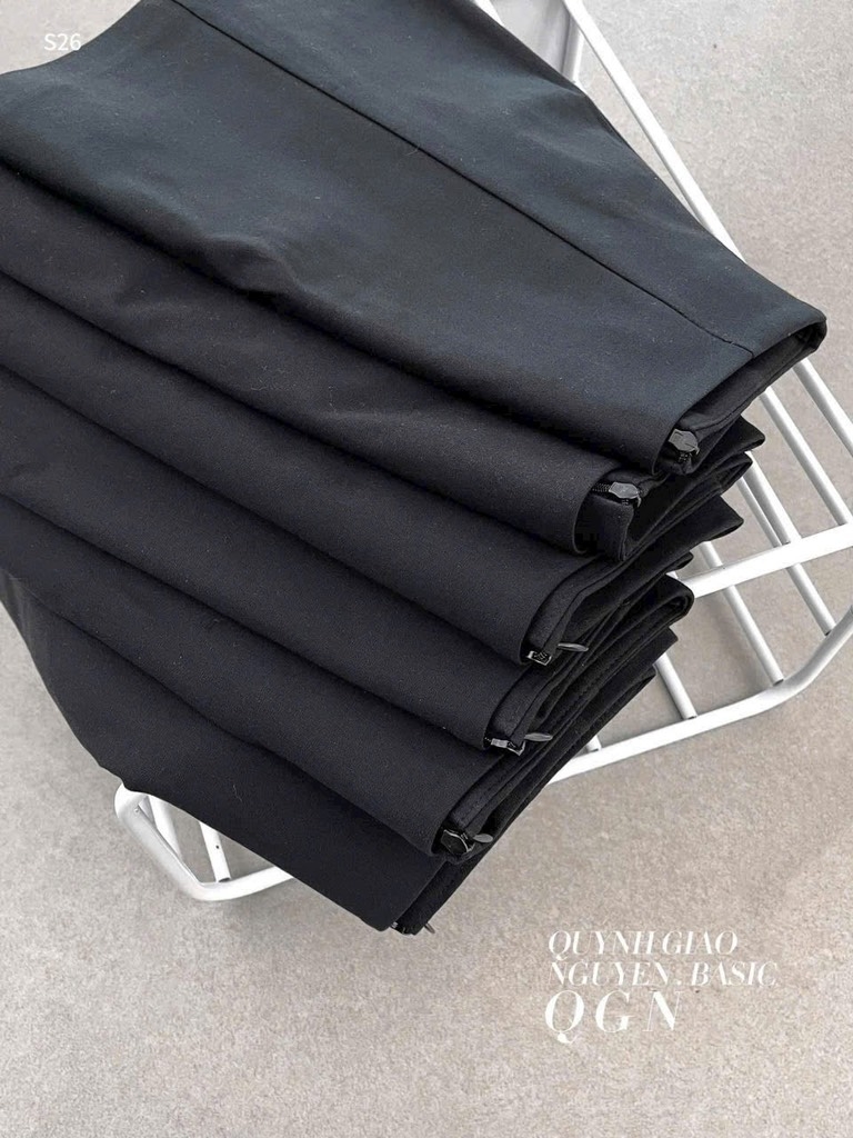 CHÂN VÁY ĐEN DÁNG A NỮ