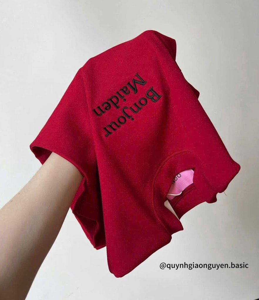 ÁO ZIP ĐỎ ĐÔ THÊU BONJOUR NỮ