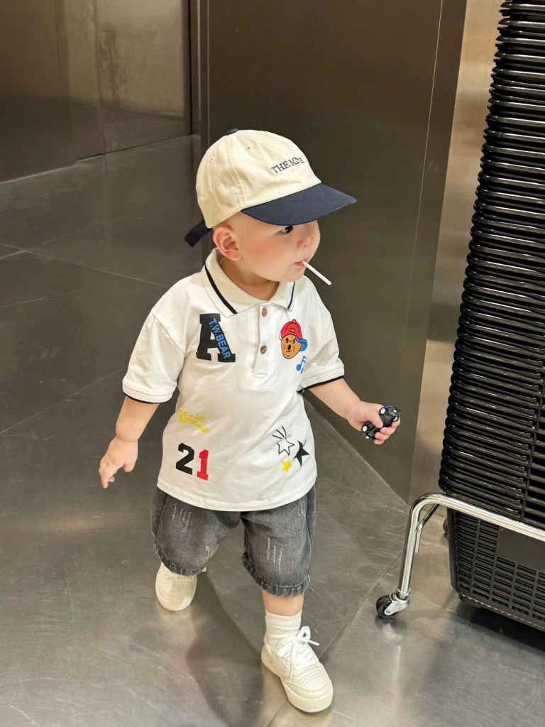 SÉT ÁO POLO GẤU WHO.AU QUẦN SHORT JEAN KHÓI BÉ TRAI NEW( xả 79k)