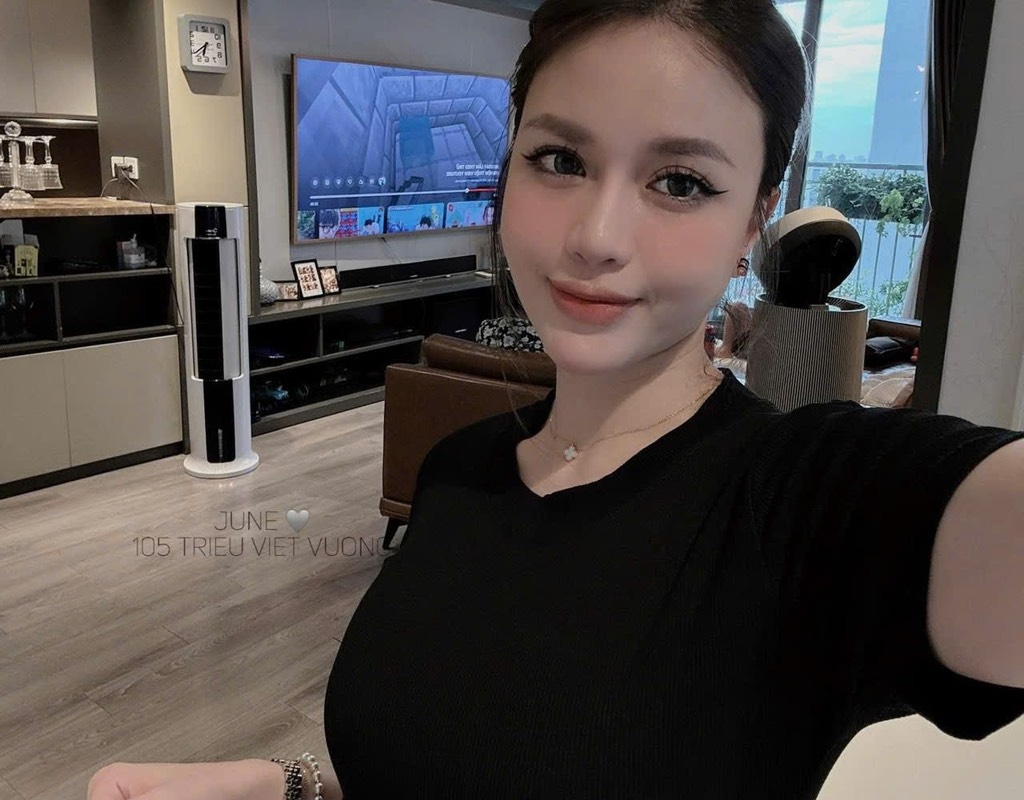 VÁY XOÈ NHẸ DÁNG DÀI MÀU ĐEN NỮ