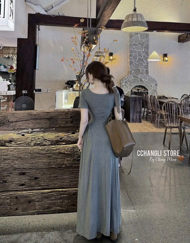 VÁY XOÈ DÁNG DÀI HIỆU ỨNG NHÚN 2 BÊN HÔNG NỮ