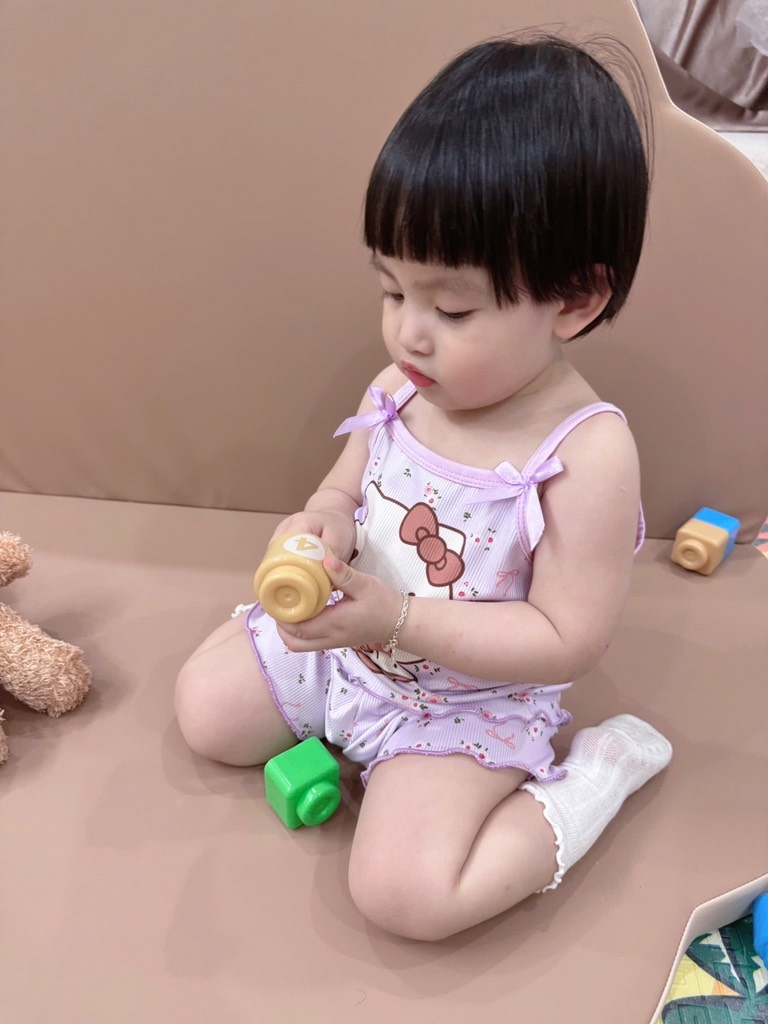 SET 3 BỘ ÁO 2 DÂY HELLO KITTY TÍM KẺ HỒNG BE BÉ GÁI SẴN(XẢ 85k)