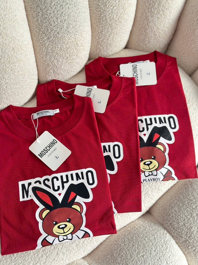 ÁO PHÔNG ĐỎ GẤU MOSCHI NỮ