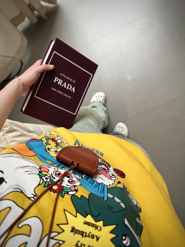 ÁO PHÔNG VÀNG HOẠT HÌNH NỮ