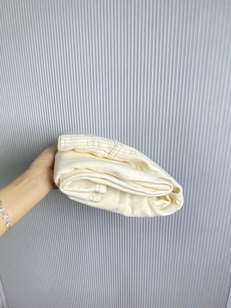 QUẦN JEAN NỮ SUÔNG TRƠN 2 MÀU SẴN